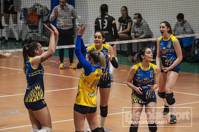 L'esultanza delle atlete dell'Am Flora Buggiano