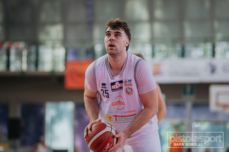 La fotogallery di La T Gema Montecatini-Valtur Brindisi 81-77