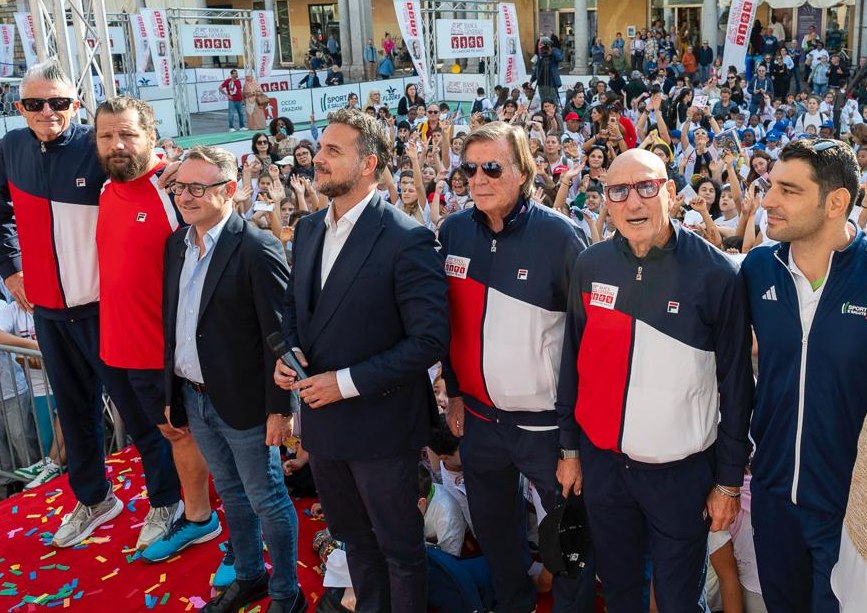 Pistoia, arriva ‘Un Campione per Amico’: 4 grandi sportivi, c’è Panatta